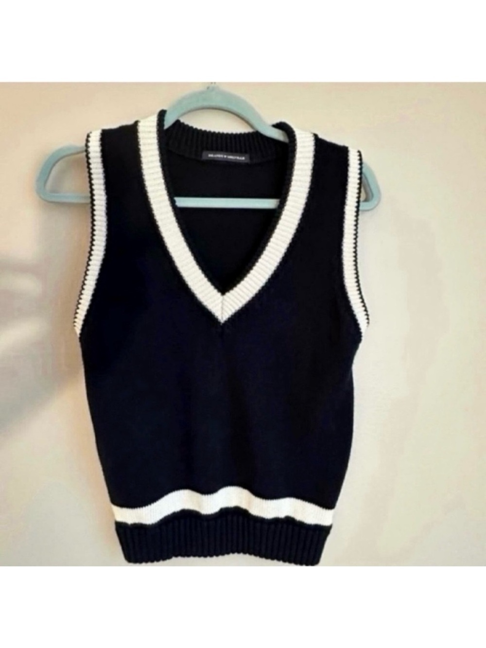 Brandy Melville v neck navy blue contrast preppy tennis casual sweater vest